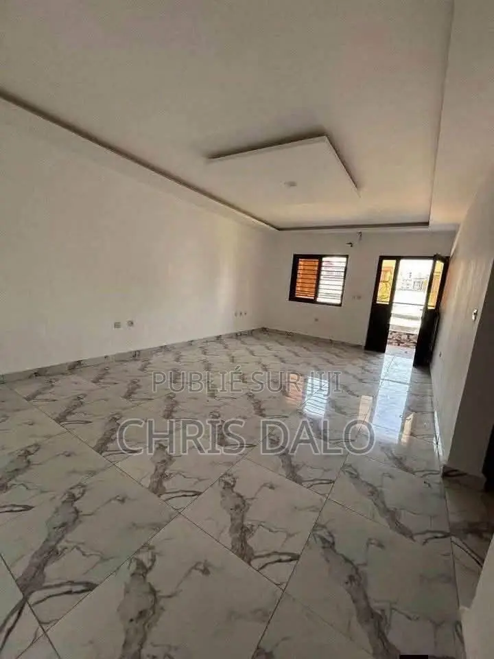 2chbre Appartement dans Roberson, Cocody à Louer