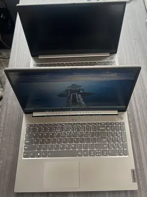 Ordinateur portable Lenovo ThinkBook 15 8GB Intel Core i5 SSD 256GB