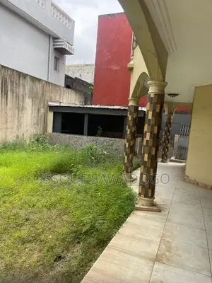 6chbre Duplex dans Isbank -Group, Cocody à Louer