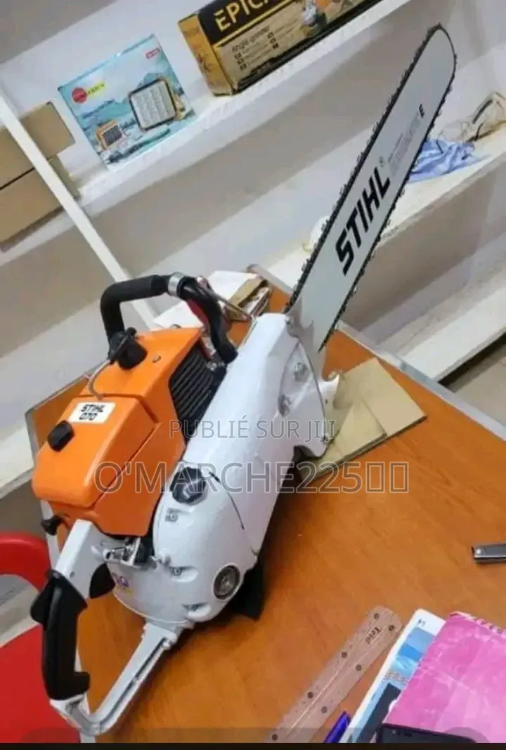 Tronçonneuse Stihl 0.70 Très Puissante