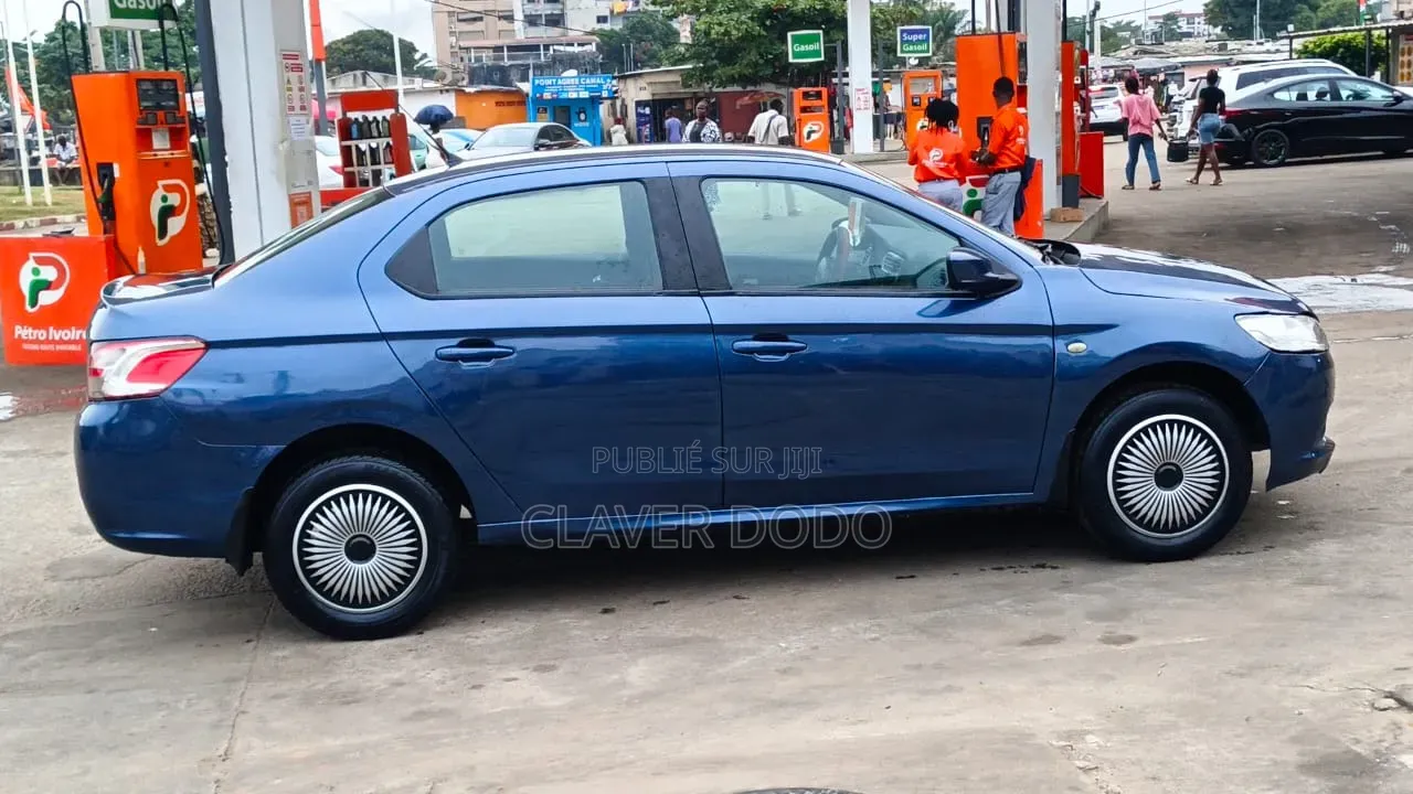 Peugeot 301 2014 Bleu