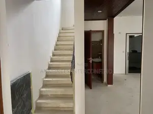 3chbre Duplex dans Interconfimo Sarl, Cocody à Louer