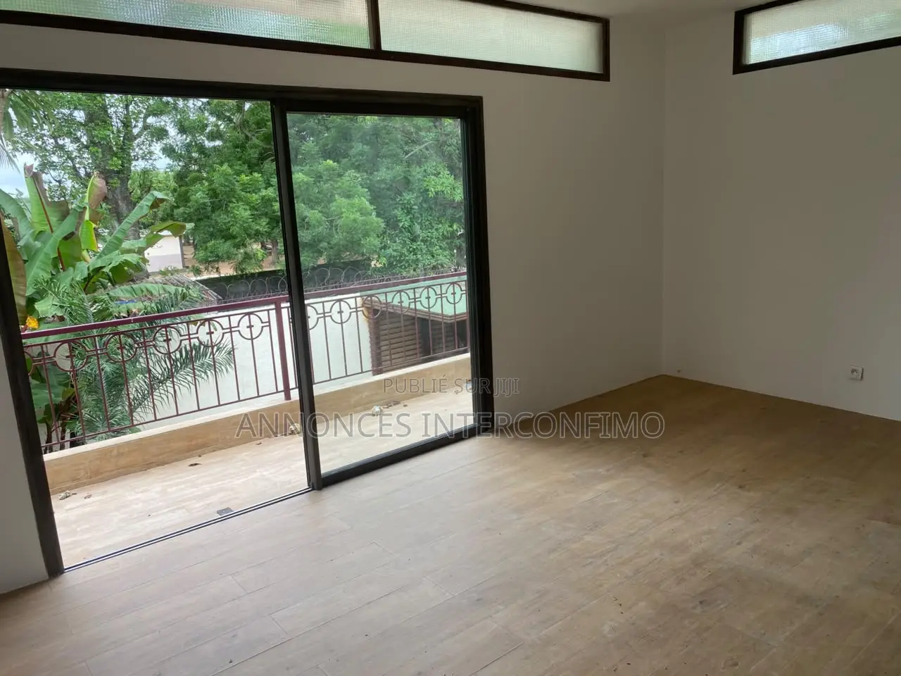 3chbre Duplex dans Interconfimo Sarl, Cocody à Louer