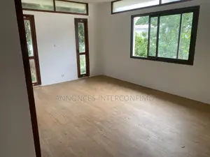 3chbre Duplex dans Interconfimo Sarl, Cocody à Louer