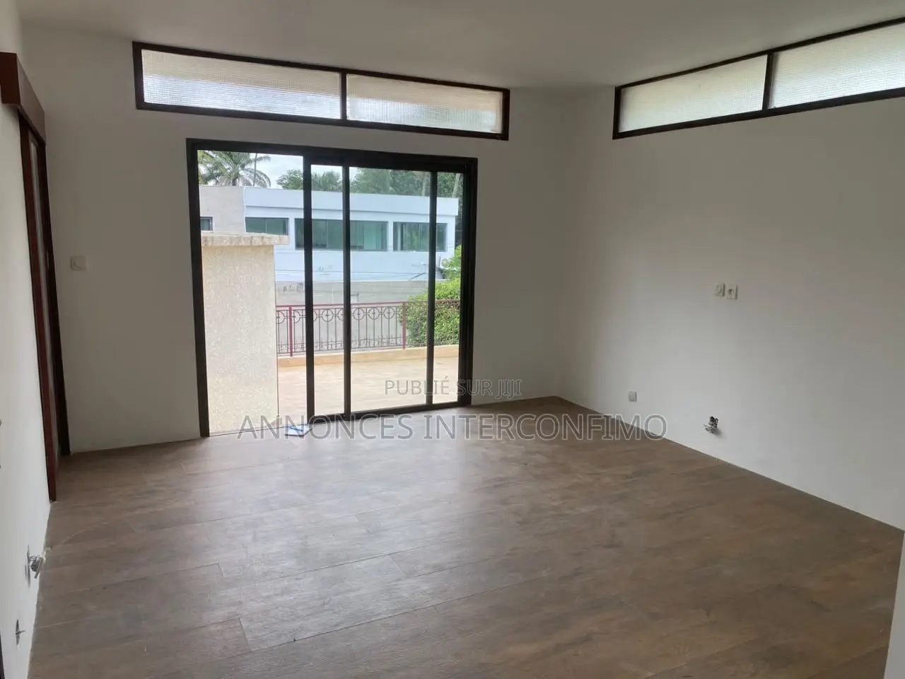 3chbre Duplex dans Interconfimo Sarl, Cocody à Louer