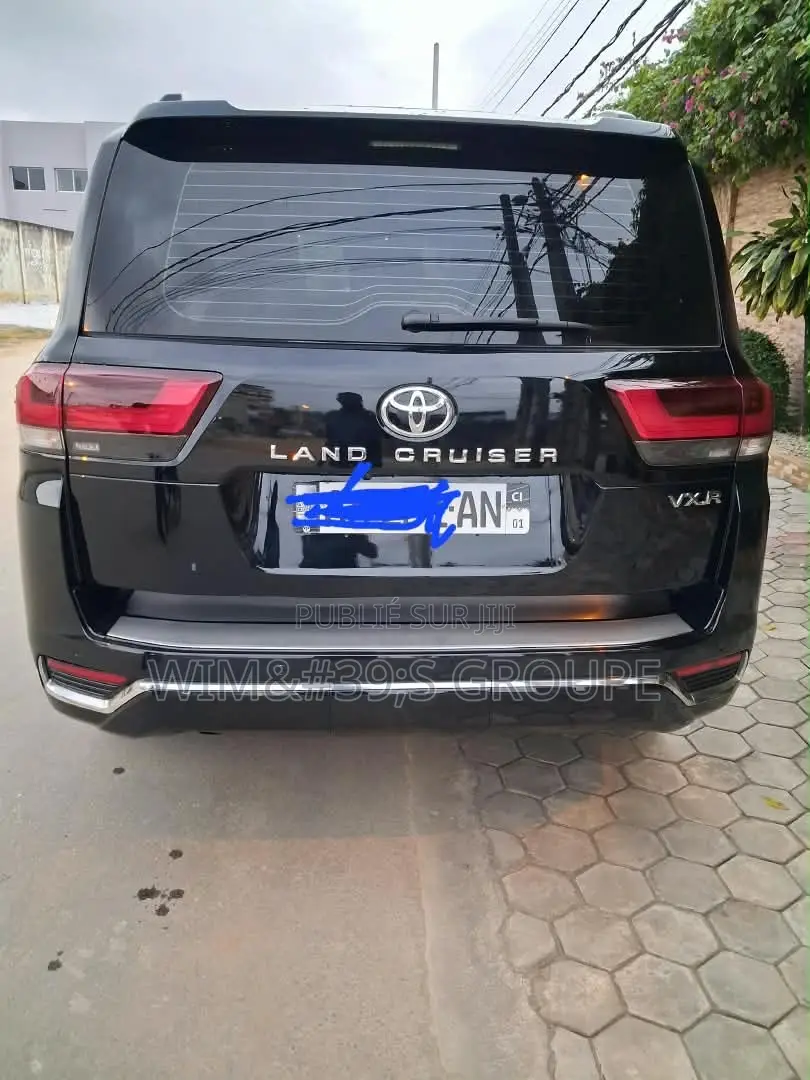 Nouveau Toyota Land Cruiser 2024 Noir