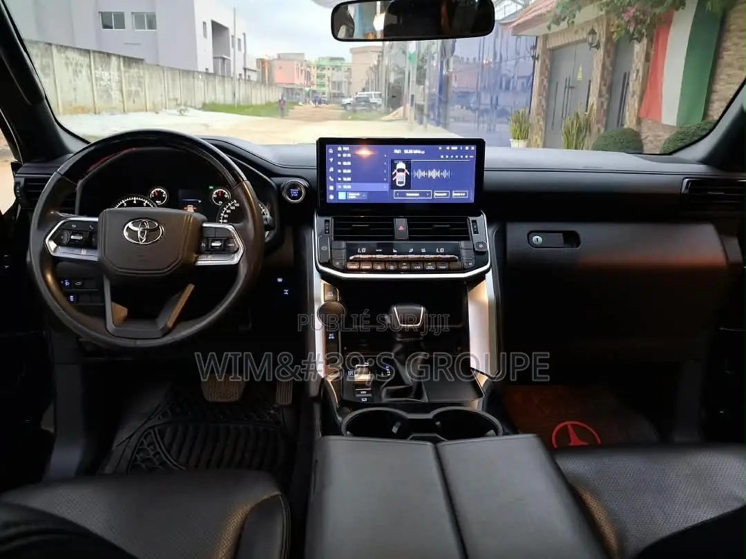 Nouveau Toyota Land Cruiser 2024 Noir