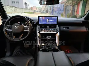 Nouveau Toyota Land Cruiser 2024 Noir