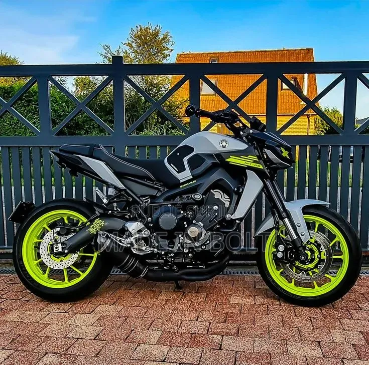 Nouveau Yamaha FZ 2023 Noir
