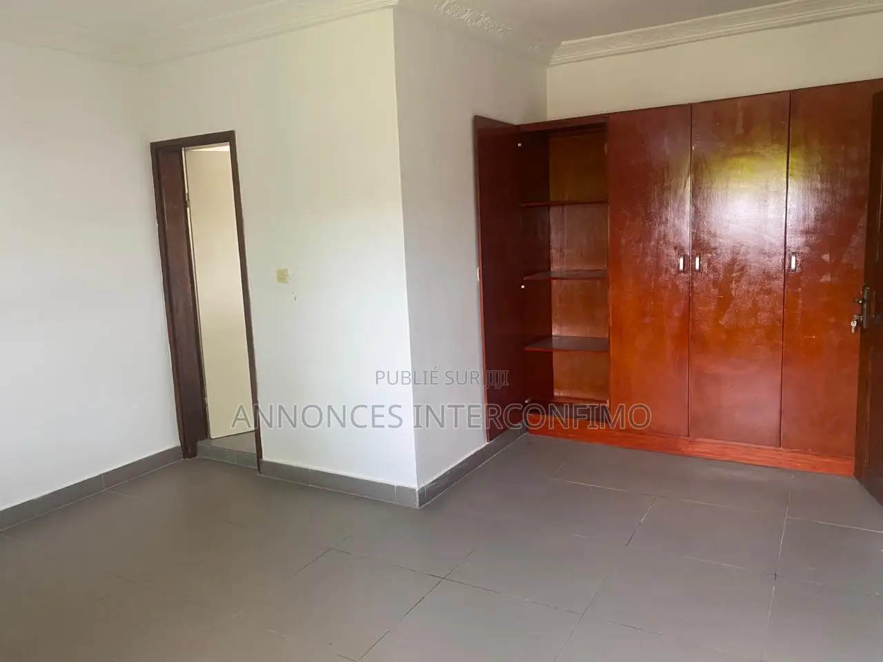 5chbre Duplex dans Interconfimo Sarl, Cocody à Louer