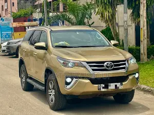 Toyota Fortuner 2.4 D AWD 2016 Gris