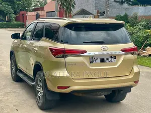 Toyota Fortuner 2.4 D AWD 2016 Gris