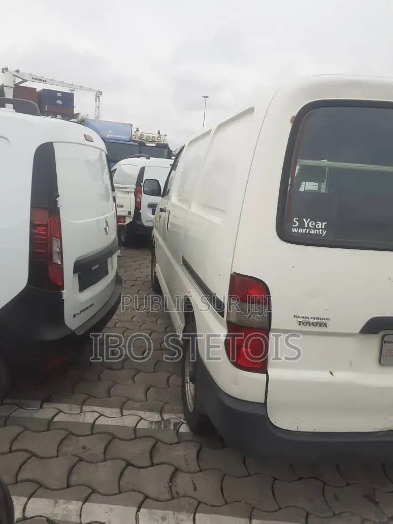 Toyota HiAce 2019 Blanc