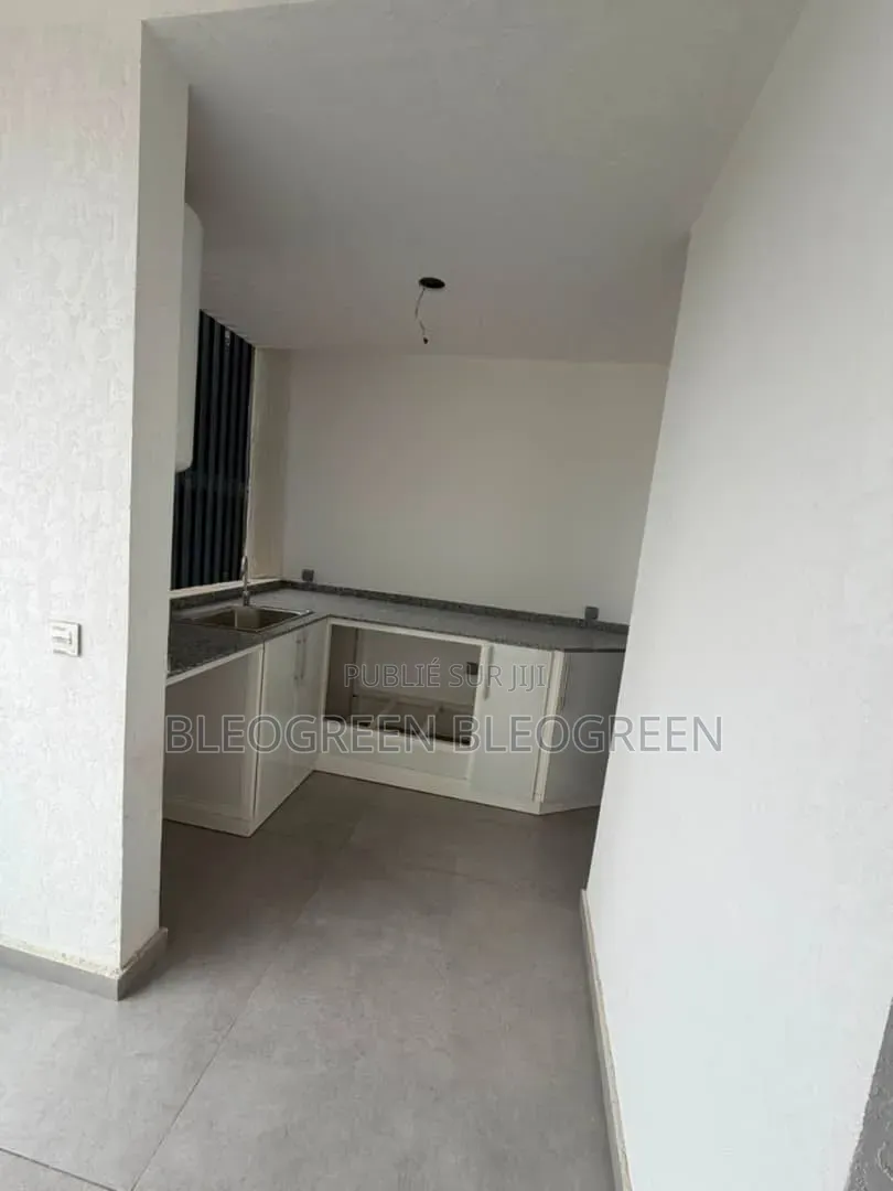 4chbre Appartement dans Bleogreen, Marcory à Vendre