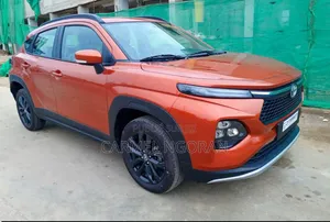 Nouveau Toyota Starlet 2025 Orange