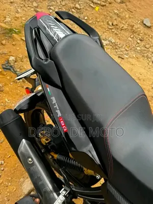 Nouveau TVS Apache 180 RTR 2025 Noir