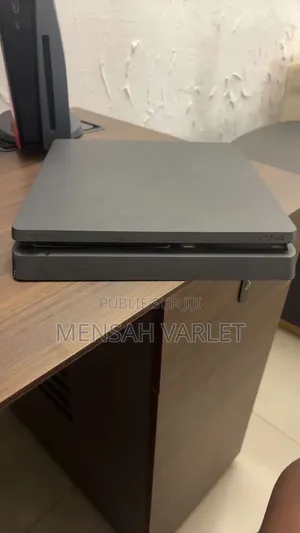 Ps4 Slim en Bonne Etat