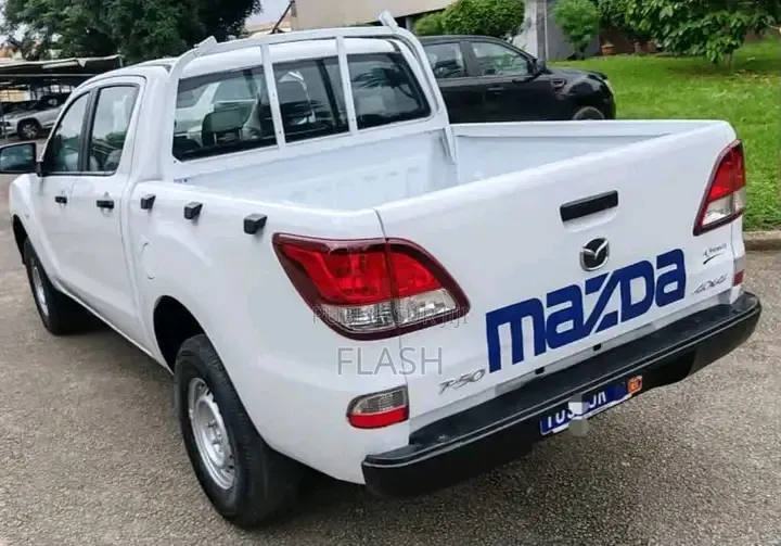 Mazda BT-50 2018 Blanc