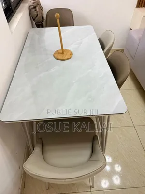 Table À Manger
