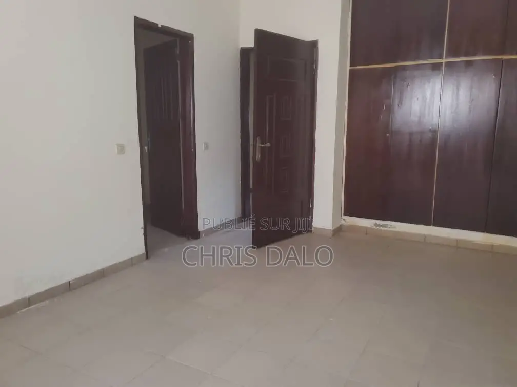 4chbre Duplex dans Destinée, Cocody à Louer