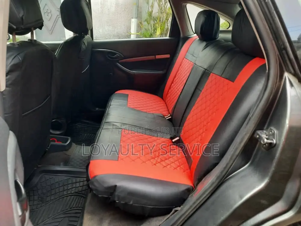 Ford Focus 1.4 Zetec SE 1998 Gris