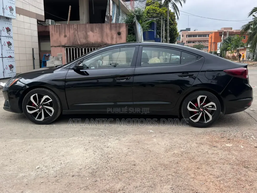 Hyundai Elantra 2020 Noir