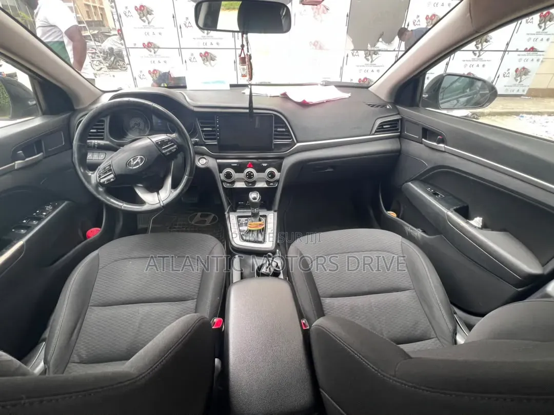 Hyundai Elantra 2020 Noir
