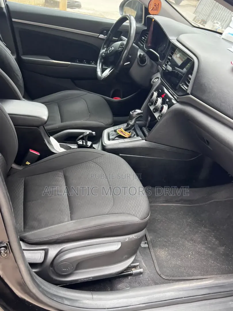 Hyundai Elantra 2020 Noir