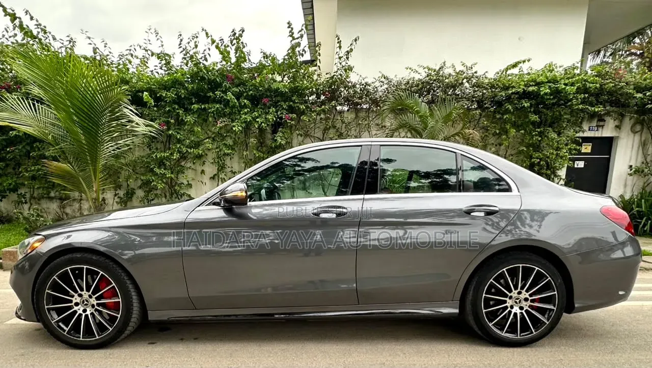 Mercedes-Benz C300 2017 Gris