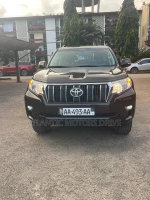 Toyota Land Cruiser Prado 2023 Gris