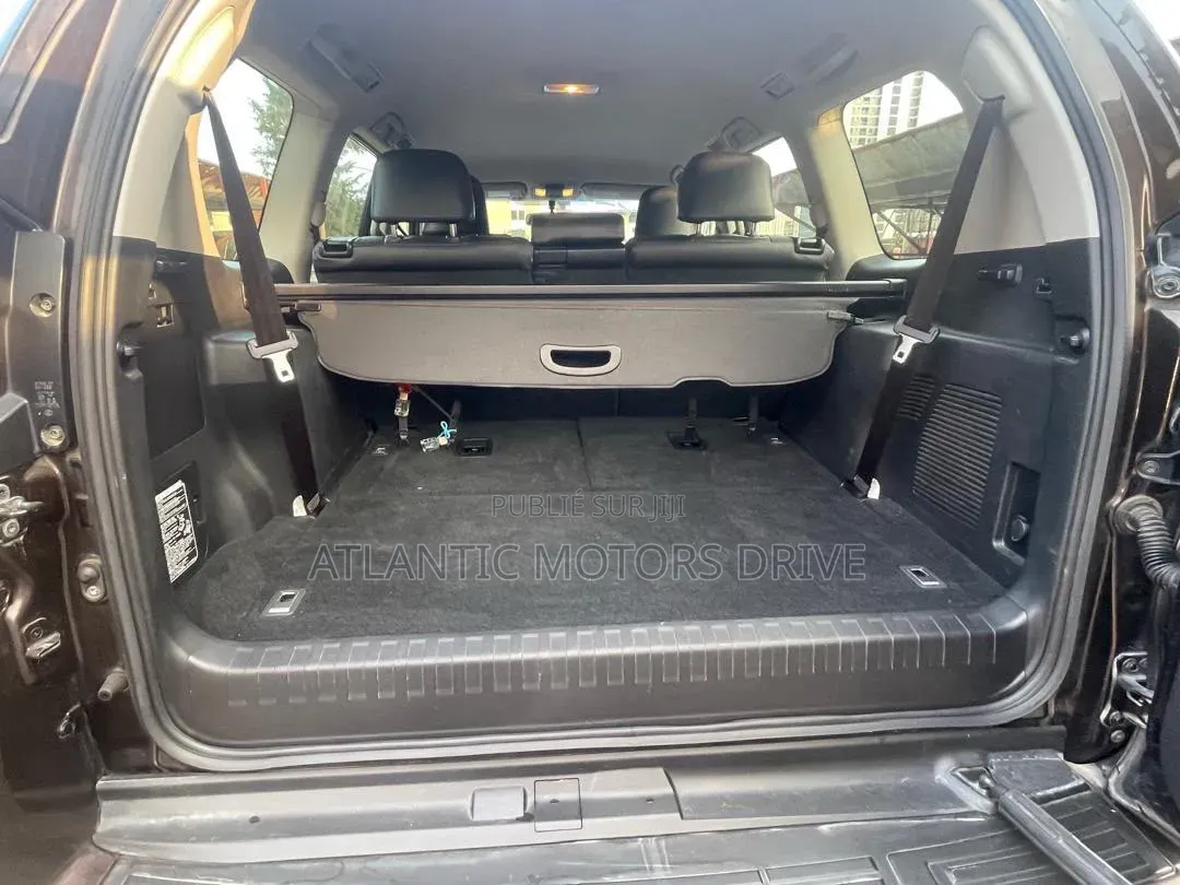Toyota Land Cruiser Prado 2023 Gris