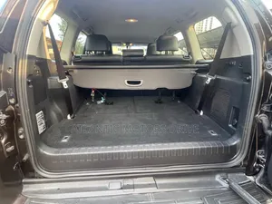 Toyota Land Cruiser Prado 2023 Gris