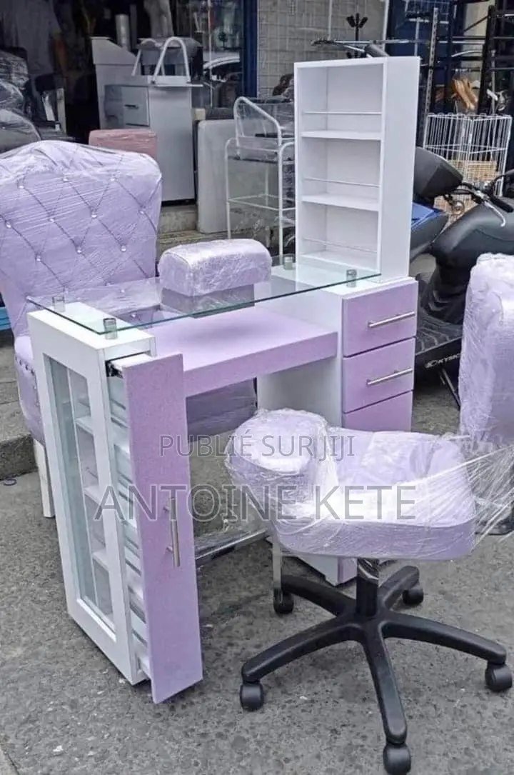Coiffeuse De Très Bonne Qualité