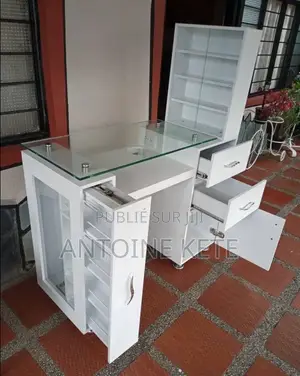 Coiffeuse De Très Bonne Qualité