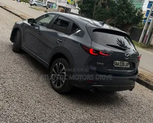 Mazda CX-5 2024 Gris