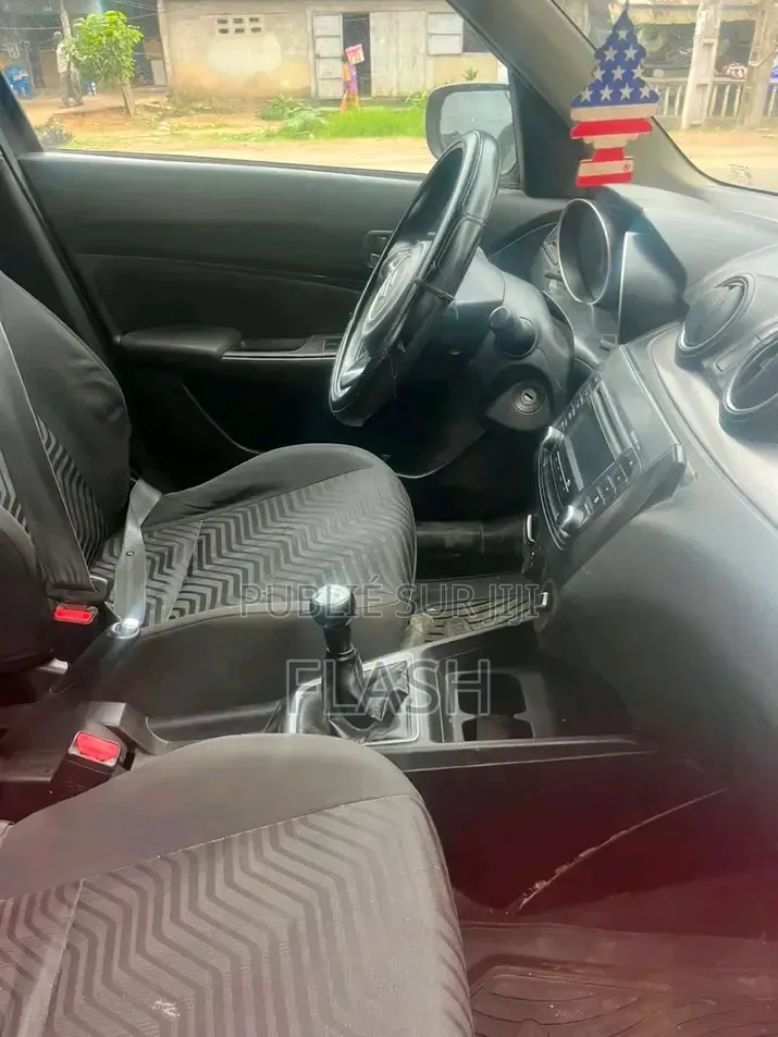 Suzuki Swift 2023 Rouge