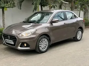 Suzuki Dzire 2025 Argenté
