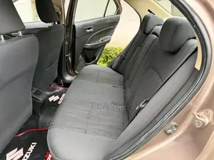 Suzuki Dzire 2025 Argenté