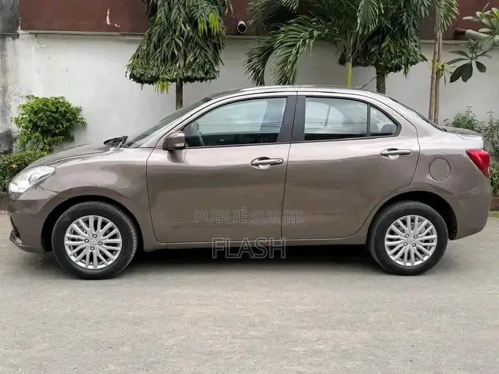 Suzuki Dzire 2025 Argenté