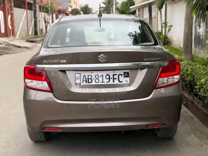 Suzuki Dzire 2025 Argenté