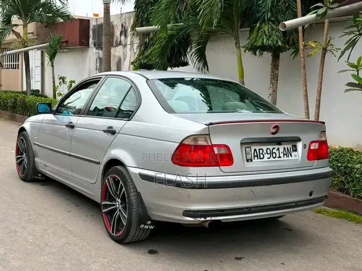 BMW 3 Series 2018 Gris