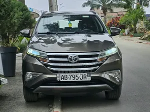 Toyota Rush 2021 Gris