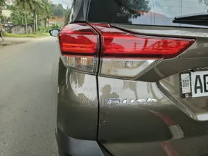 Toyota Rush 2021 Gris