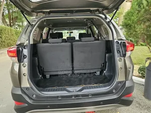 Toyota Rush 2021 Gris
