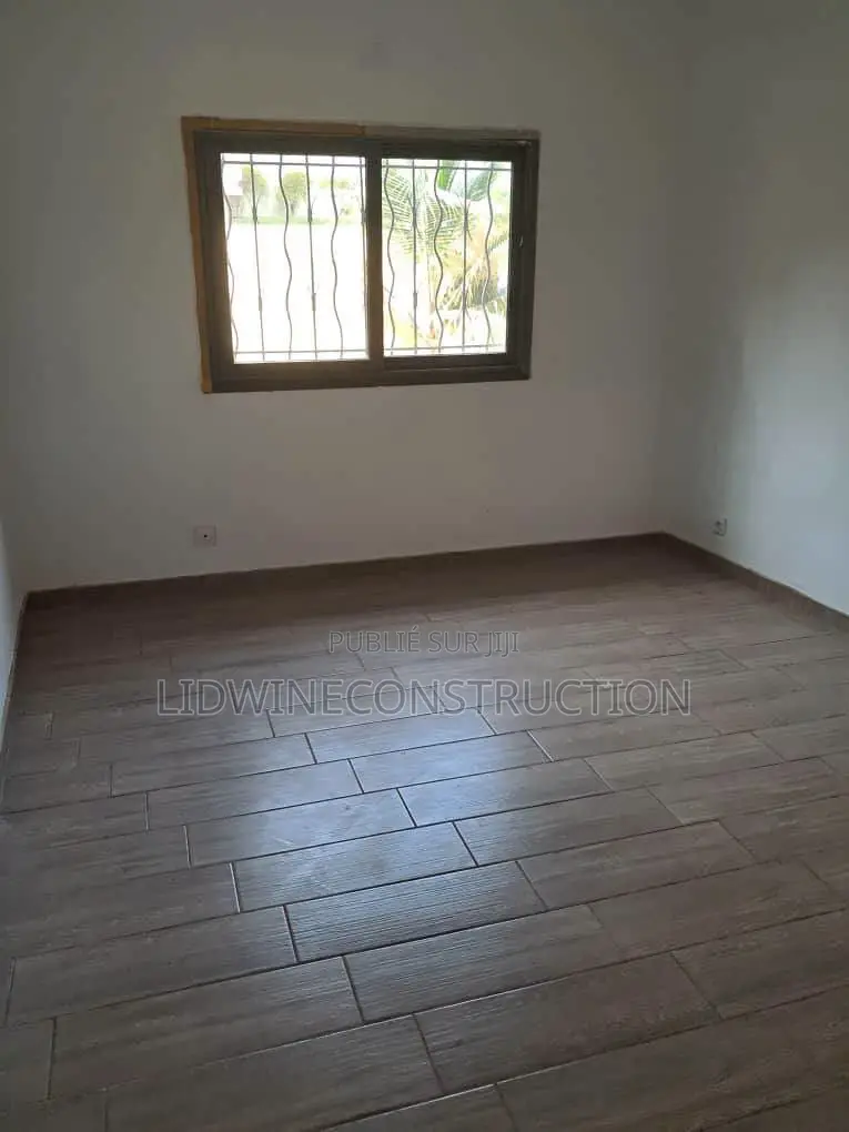Meublé 3chbre Appartement dans Cocody à Vendre