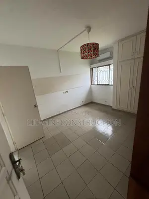 6chbre Appartement dans Cocody à Vendre