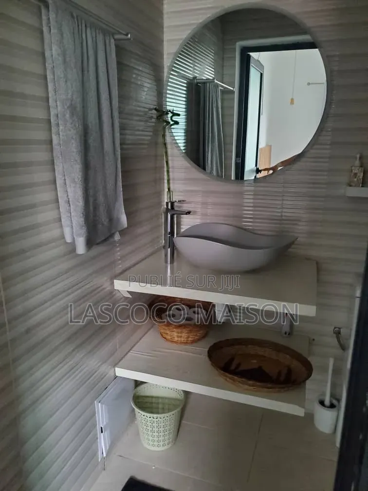Meublé 1chbre Appartement dans Lascoco Maison, Cocody à Vendre