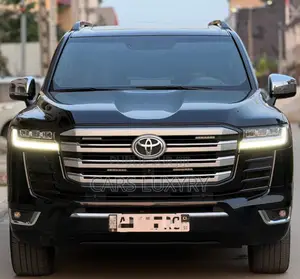 Toyota Land Cruiser LC300 2025 Noir
