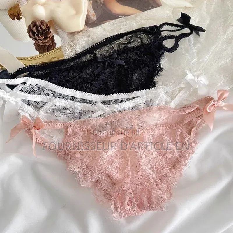 Ensemble De Lingerie Tendance À Décolleté Baleiné.