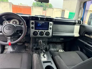 Toyota FJ Cruiser 2011 Bleu